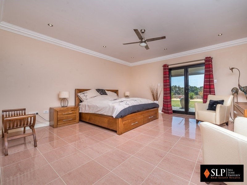 292 Sovereign Hill Drive, Gabbadah WA 6041