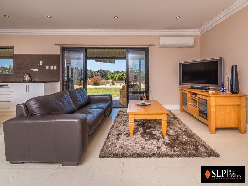 292 Sovereign Hill Drive, Gabbadah WA 6041