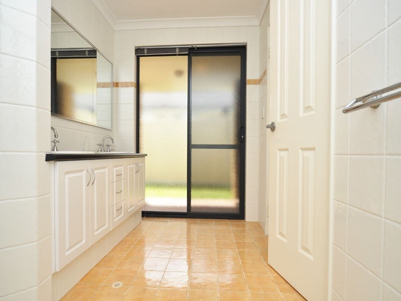 8 Nankeen Way, Gwelup WA 6018