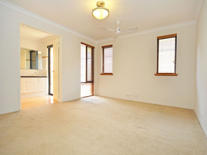 8 Nankeen Way, Gwelup WA 6018