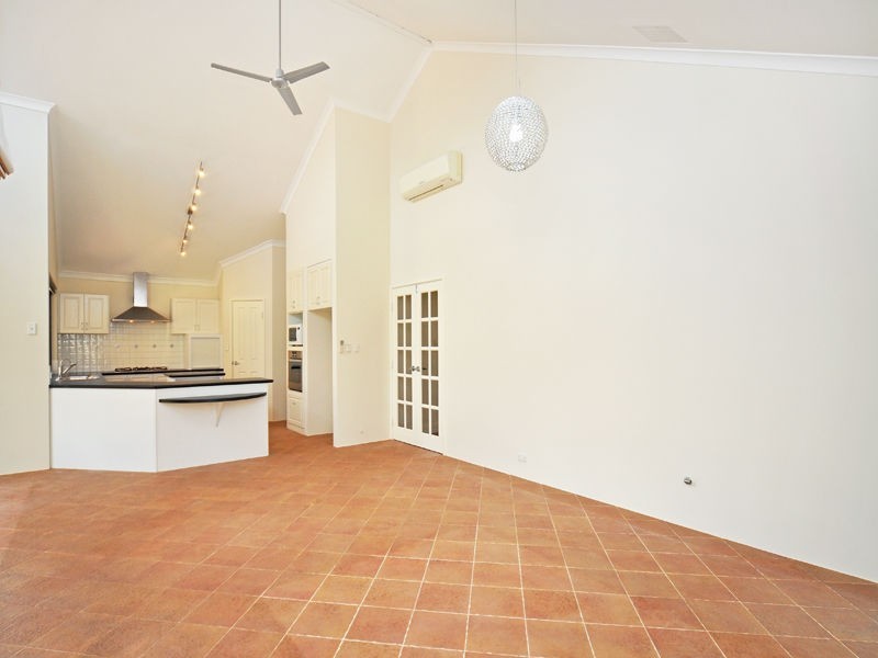 8 Nankeen Way, Gwelup WA 6018