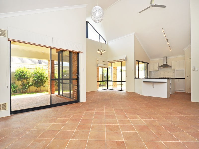 8 Nankeen Way, Gwelup WA 6018