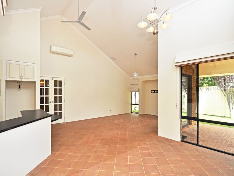 8 Nankeen Way, Gwelup WA 6018