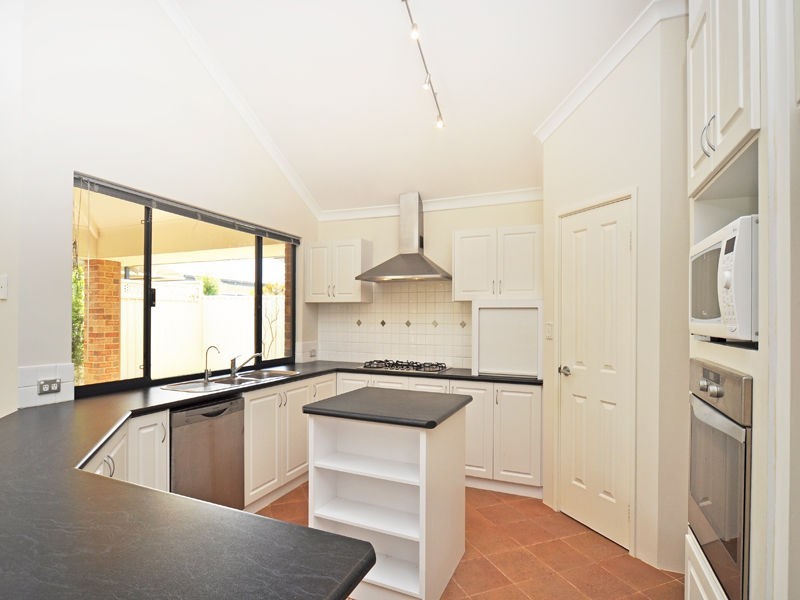 8 Nankeen Way, Gwelup WA 6018