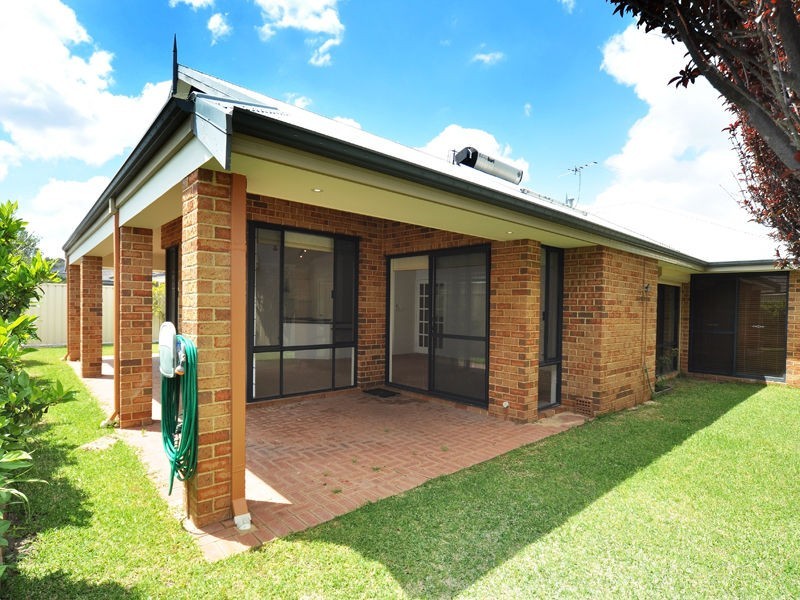 8 Nankeen Way, Gwelup WA 6018