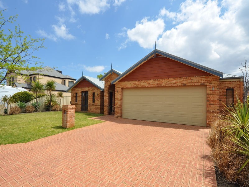 8 Nankeen Way, Gwelup WA 6018