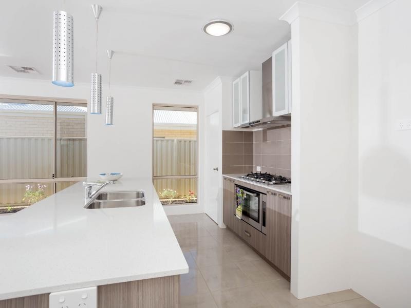 113 Sapphire Chase, Wellard WA 6170