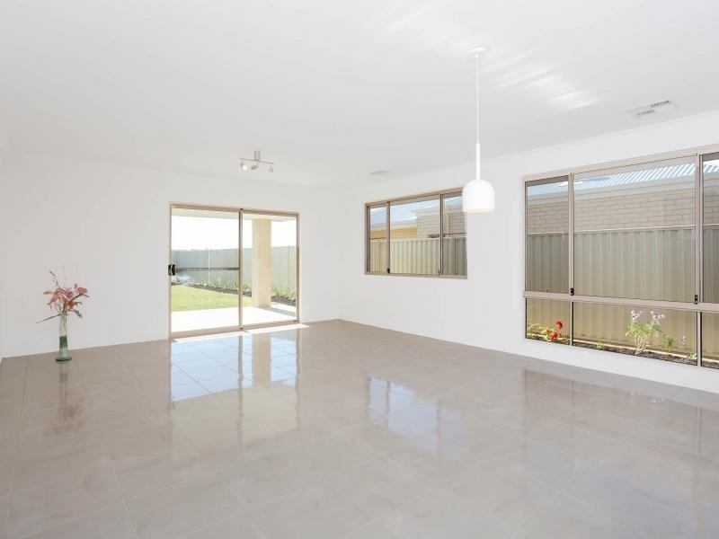 113 Sapphire Chase, Wellard WA 6170