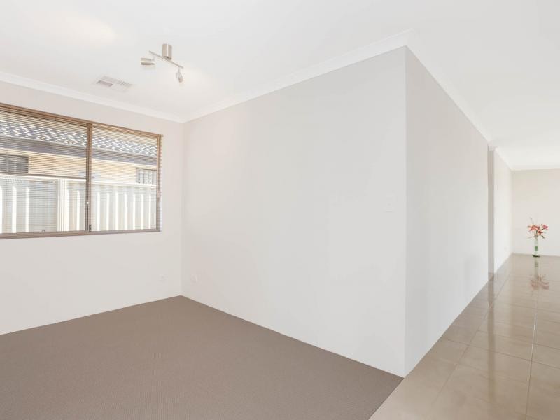 113 Sapphire Chase, Wellard WA 6170