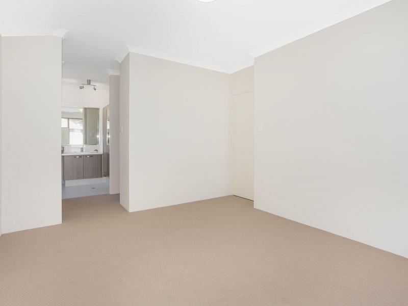 113 Sapphire Chase, Wellard WA 6170