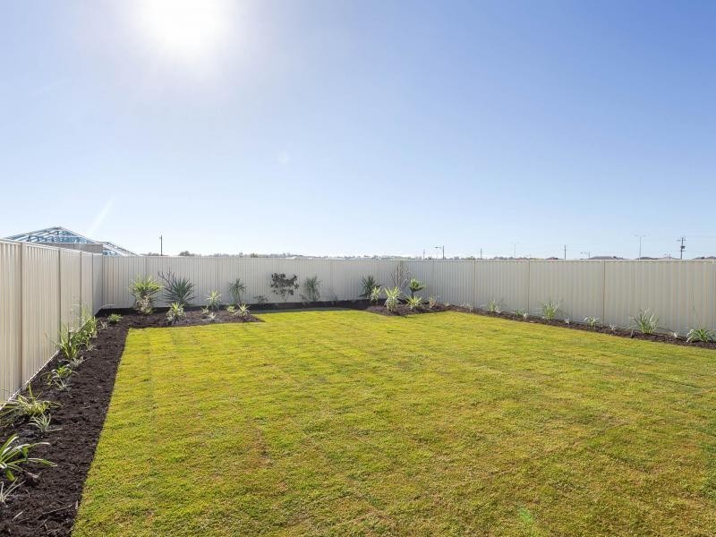 113 Sapphire Chase, Wellard WA 6170