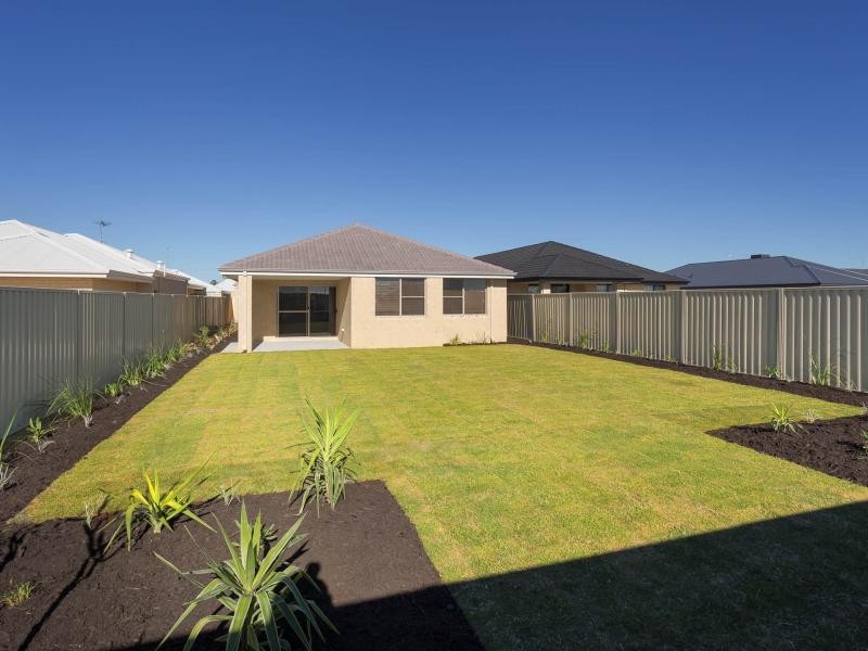 113 Sapphire Chase, Wellard WA 6170