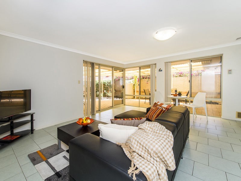 1/14 Forward Street, Manning WA 6152