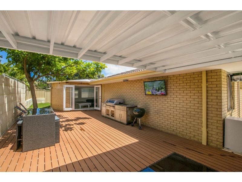 2 Sentron Place, Merriwa WA 6030