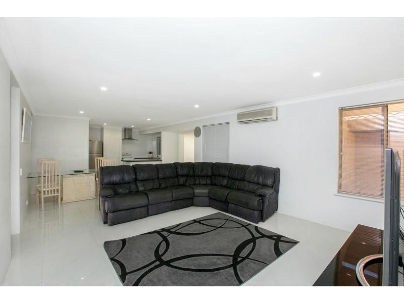 2 Sentron Place, Merriwa WA 6030