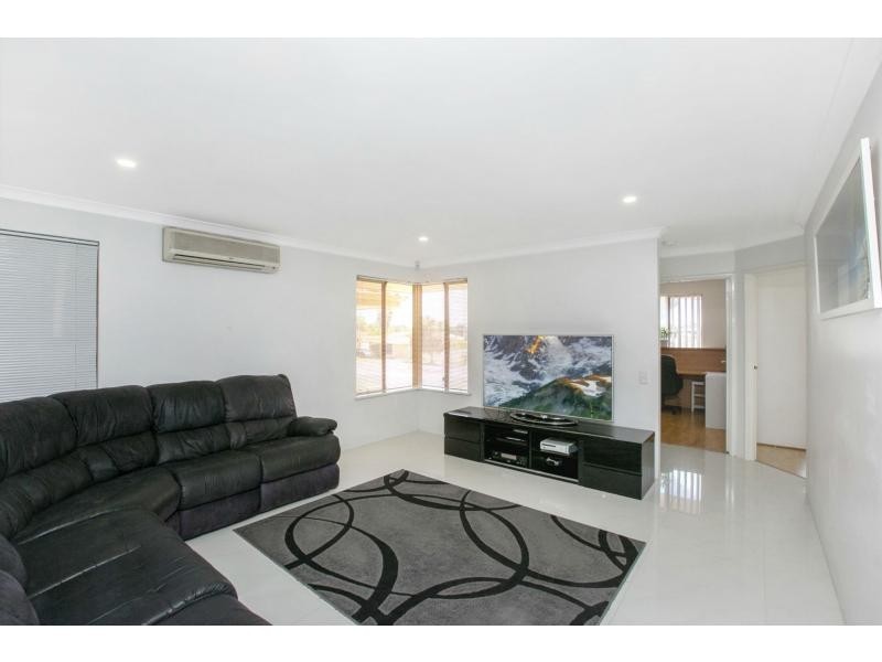 2 Sentron Place, Merriwa WA 6030