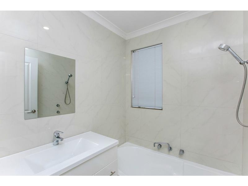 2 Sentron Place, Merriwa WA 6030