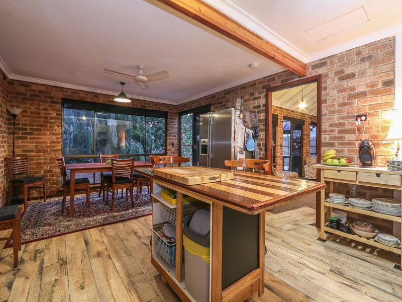 14 Anzac Terrace, Bassendean WA 6054