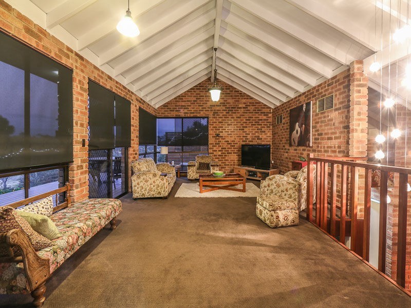 14 Anzac Terrace, Bassendean WA 6054