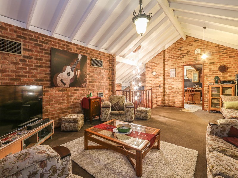 14 Anzac Terrace, Bassendean WA 6054