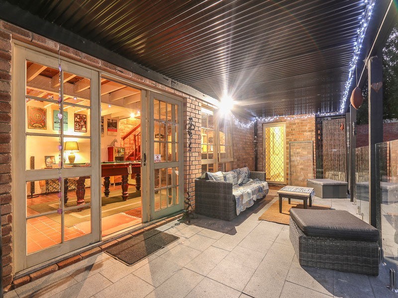 14 Anzac Terrace, Bassendean WA 6054