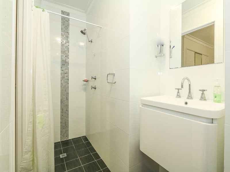 14 Anzac Terrace, Bassendean WA 6054