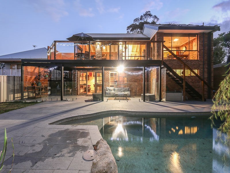 14 Anzac Terrace, Bassendean WA 6054