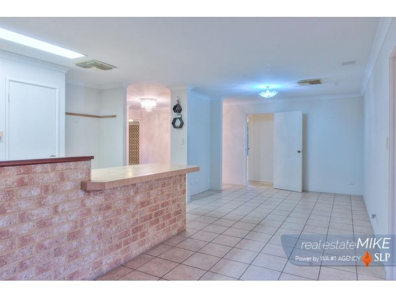 12 Winchester Place, Ballajura WA 6066