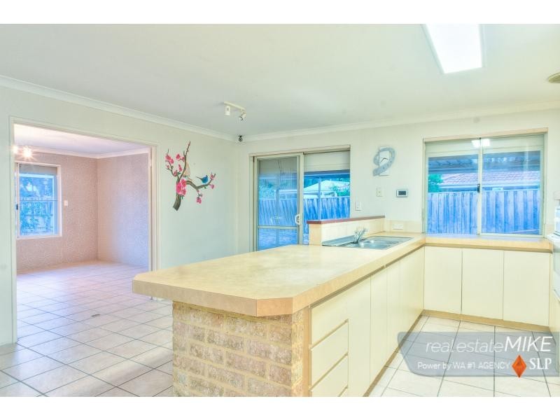 12 Winchester Place, Ballajura WA 6066