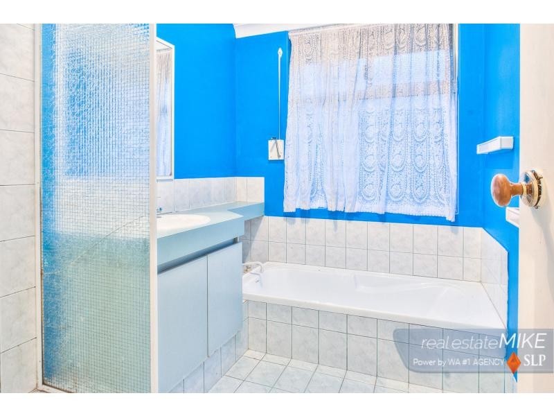 12 Winchester Place, Ballajura WA 6066