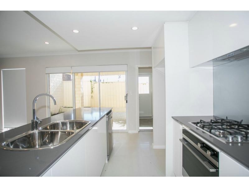 176A Ravenswood Drive, Nollamara WA 6061