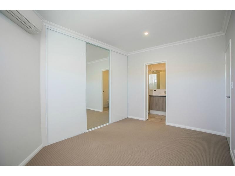 176A Ravenswood Drive, Nollamara WA 6061