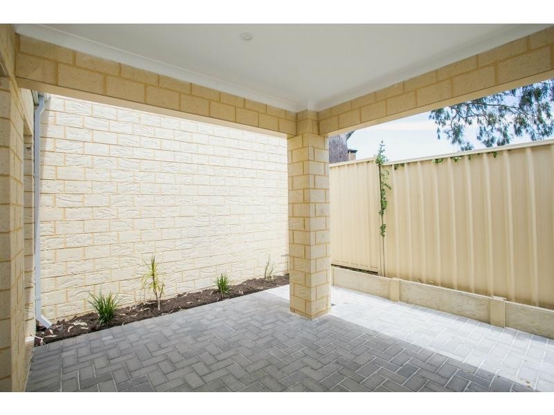 176A Ravenswood Drive, Nollamara WA 6061