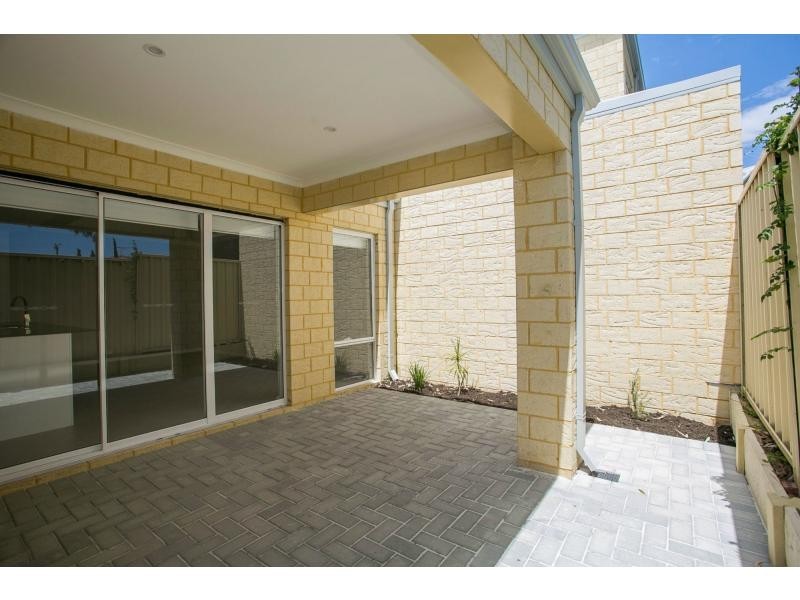 176A Ravenswood Drive, Nollamara WA 6061