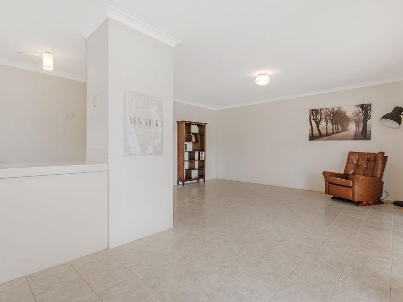 10/98 Simpson Avenue, Rockingham WA 6168