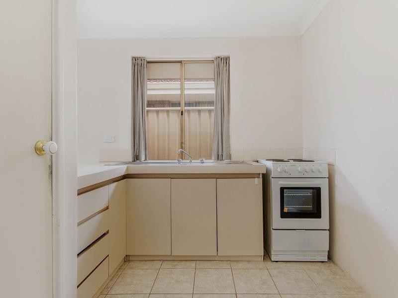 10/98 Simpson Avenue, Rockingham WA 6168