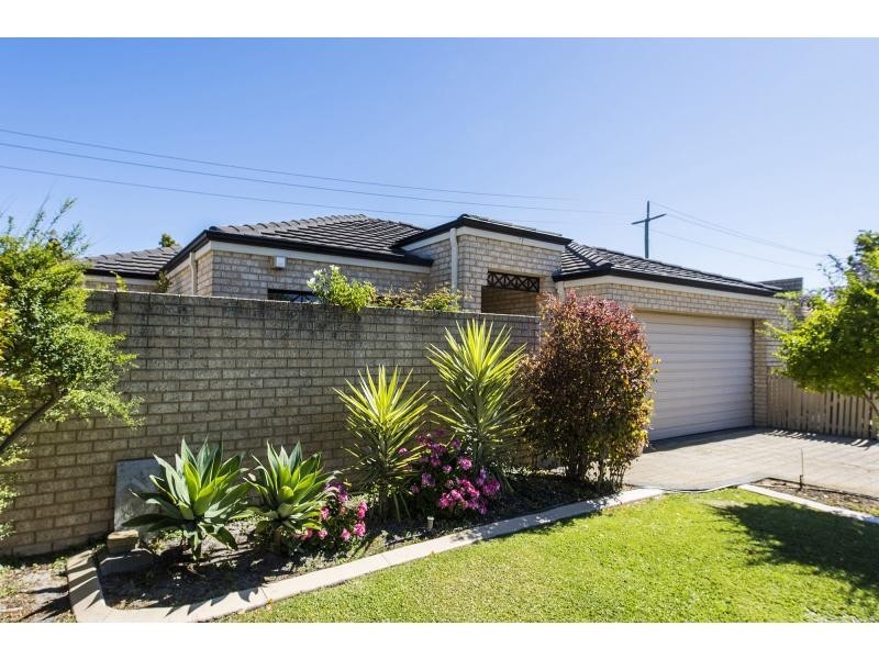17 Warner Court, Manning WA 6152