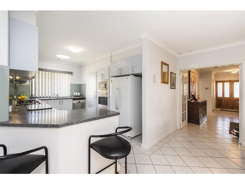 17 Warner Court, Manning WA 6152