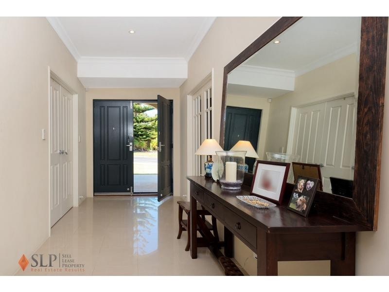 16 Glen Iris Drive, Jandakot WA 6164