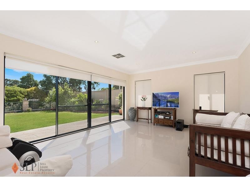 16 Glen Iris Drive, Jandakot WA 6164