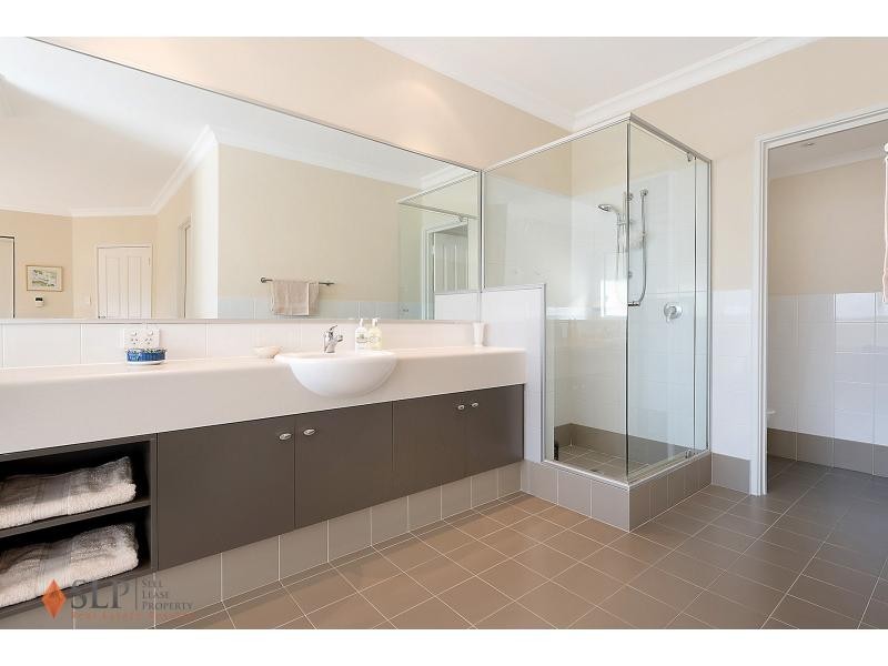 16 Glen Iris Drive, Jandakot WA 6164