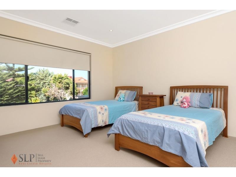 16 Glen Iris Drive, Jandakot WA 6164