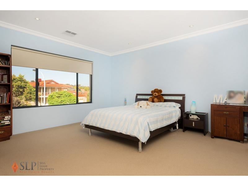 16 Glen Iris Drive, Jandakot WA 6164