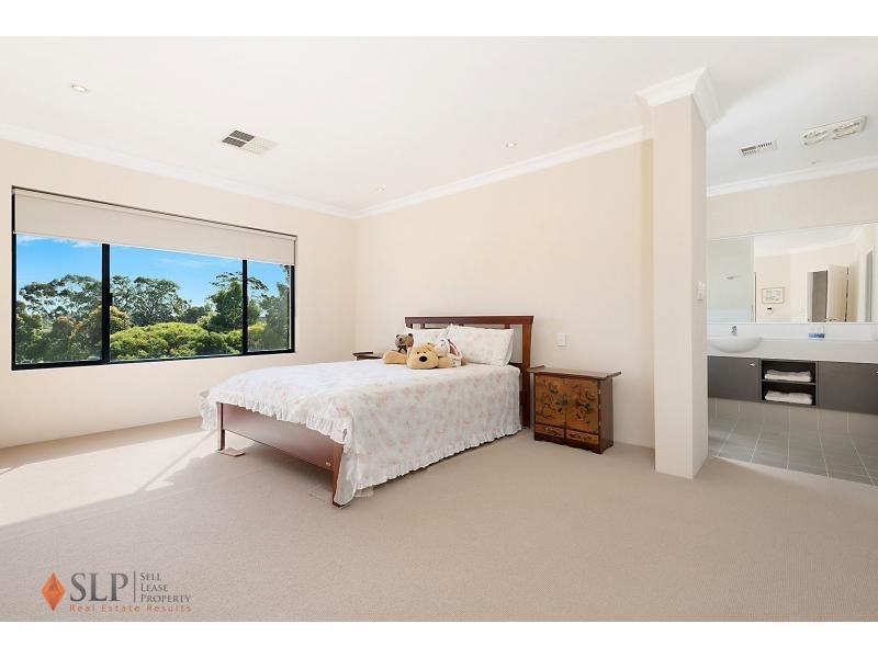 16 Glen Iris Drive, Jandakot WA 6164