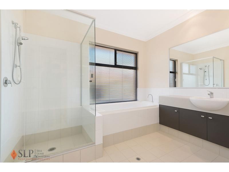 16 Glen Iris Drive, Jandakot WA 6164