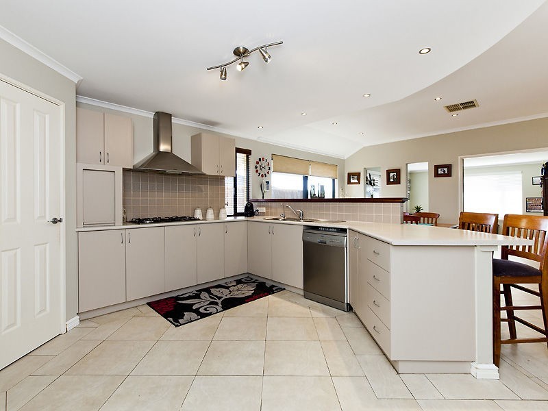 16 Kartner Road, Tapping WA 6065