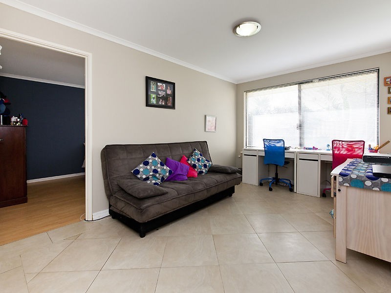 16 Kartner Road, Tapping WA 6065