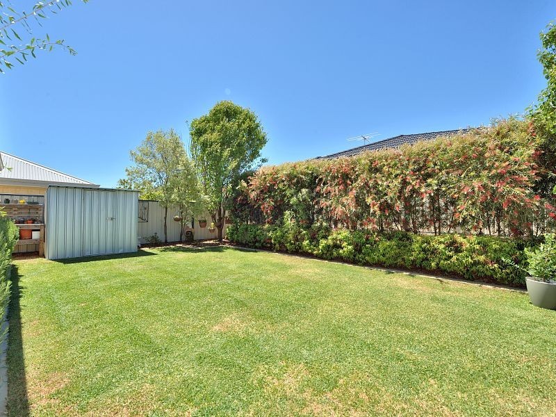 19 Broadstone Vista, Meadow Springs WA 6210