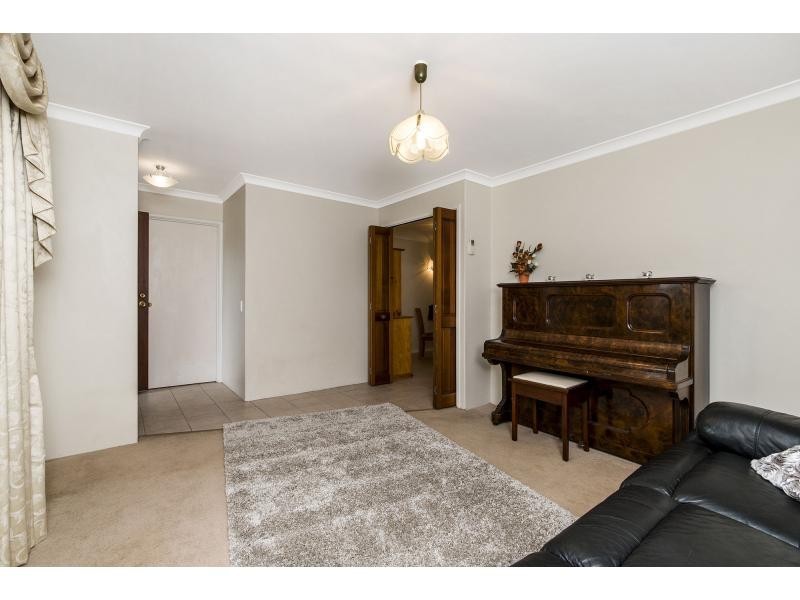 8 Oakwood Court, Beechboro WA 6063