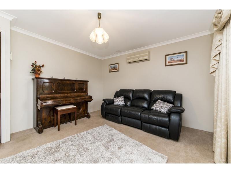 8 Oakwood Court, Beechboro WA 6063